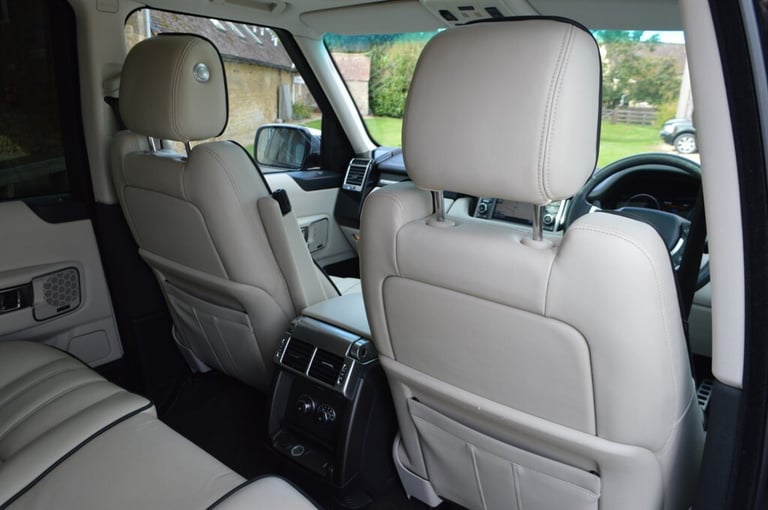 2012 Land Rover Range Rover 4.4 TDV8 Westminster 4dr Auto ESTATE DIESEL Automatic