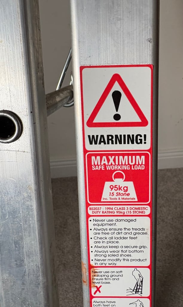 Aluminium step ladder