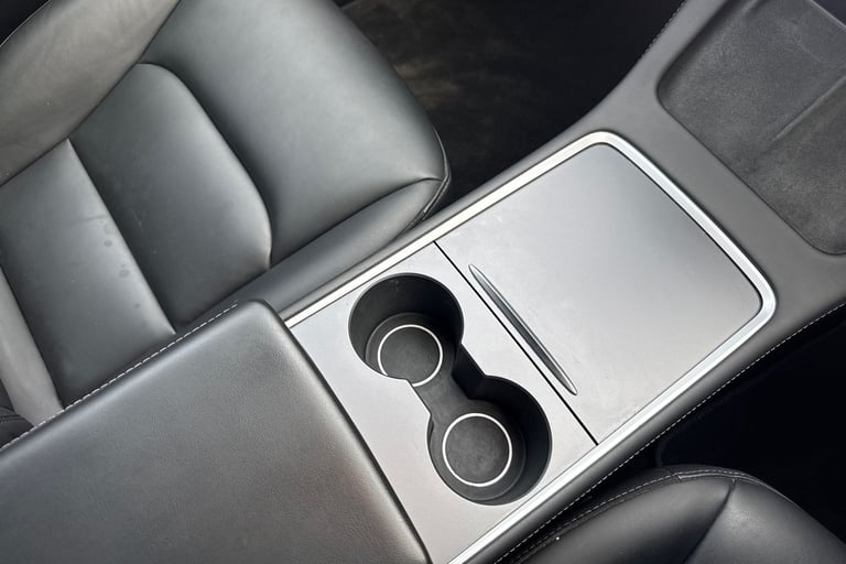 2021 Tesla Model 3 (Dual Motor) Long Range Auto 4WDE 4dr Saloon ELECTRIC Automatic
