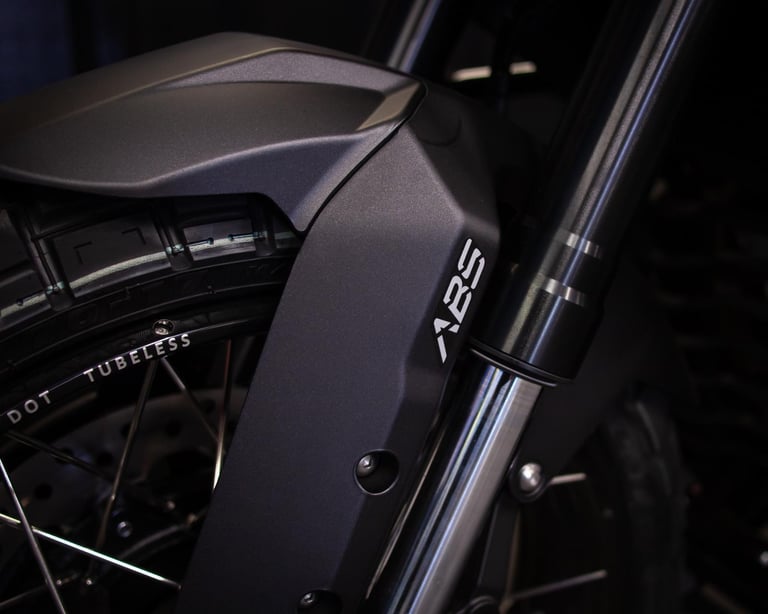 2025 Zontes ZT125-GK BRAND NEW 125cc SPORTS CAFE COMMUTER FROM ROAD AND TRIALS