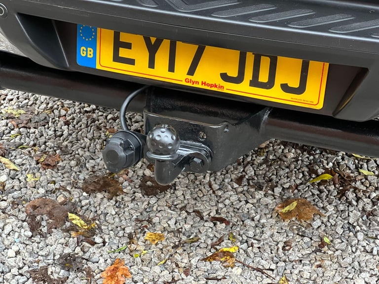 2017 Nissan Navara Double Cab Pick Up Tekna 2.3dCi 190 4WD PICK UP DIESEL Manual