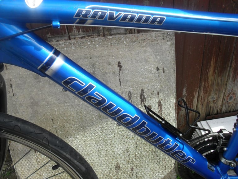 CLAUD BUTLER ADULT HYBRID BIKE.