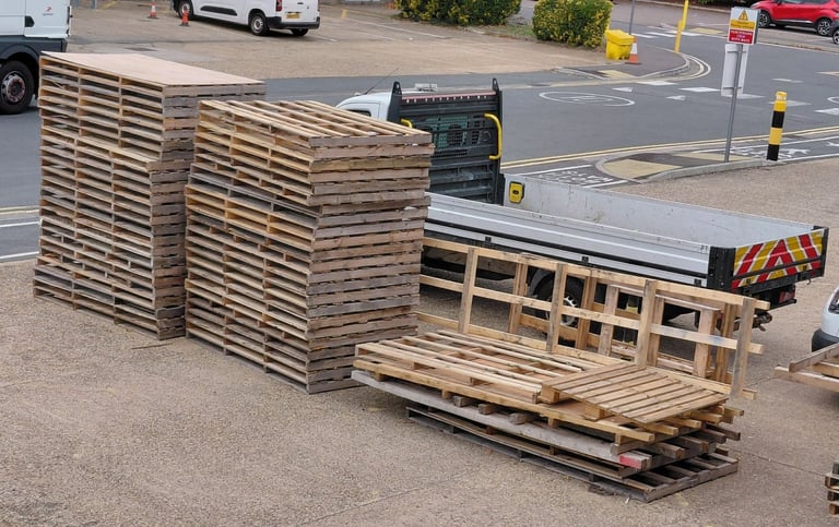 FREE FREE FREE Pallets for Bonfire Night / DIY Projects FREE FREE FREE