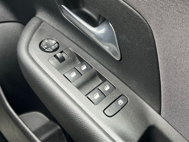  Vauxhall Mokka 1.2 Turbo Se Edition Suv 5dr Petrol Manual Euro 6 s/s 100 Ps