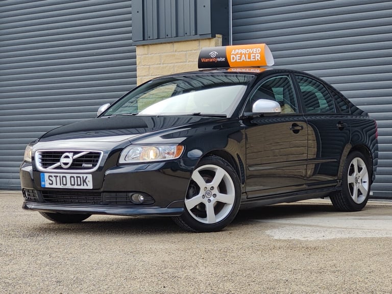 VOLVO S40; 1.6 DIESEL; 115BHP; R DESIGN D2; 4 DR; MANUAL; BLACK; 62 MPG; £35 TAX