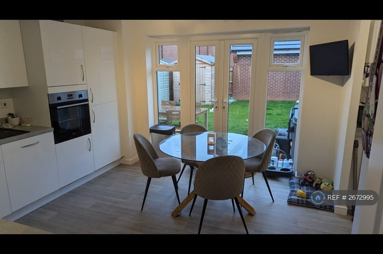 3 bedroom house in Hazel Drive, Penkridge, Stafford, ST19 (3 bed) (#2672995)