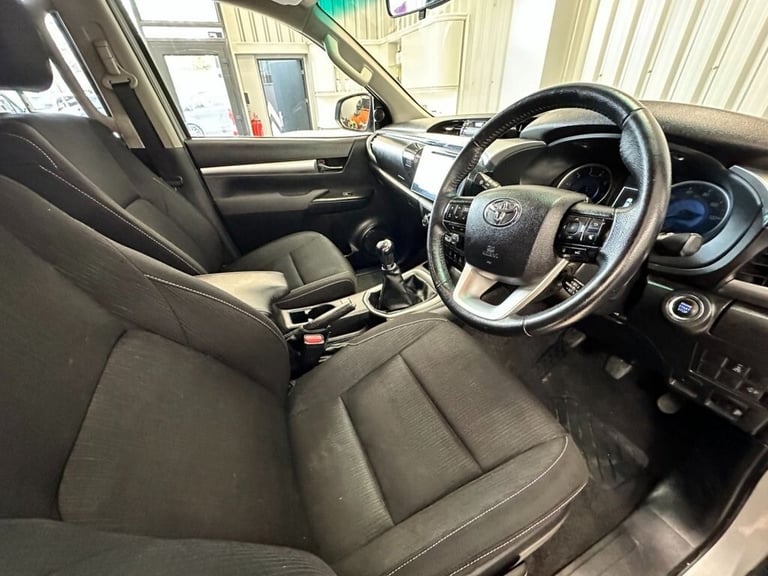 2020 Toyota Hilux 2.4 INVINCIBLE 4WD D-4D DCB 147 BHP DOUBLE CAB PICK-UP Diesel Manual