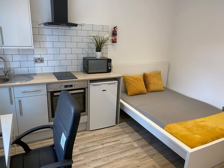 Spacious & Cosy Studio Flat for Rent CV1 5DW