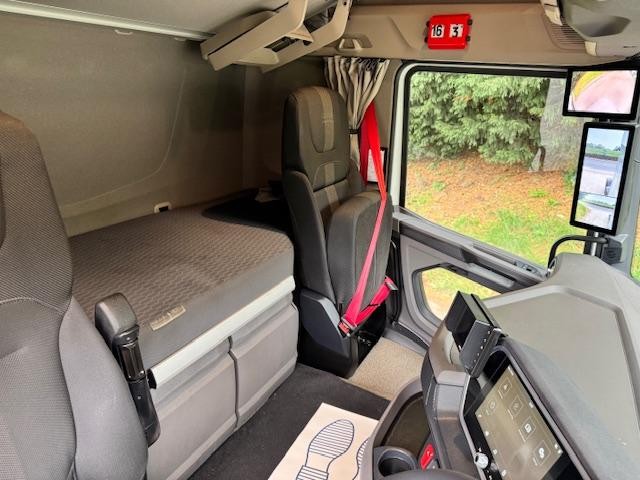 2023 23 DAF XF 480 EURO 6 6X2 TRACTOR UNIT, SLIDER, FRIDGE, MICROWAVE 