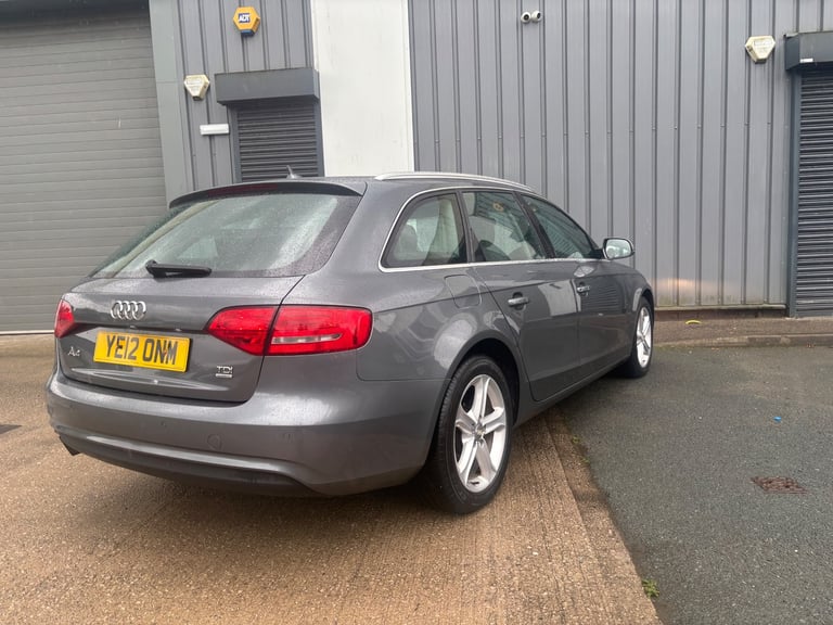 AUDI A4 2.0 TDI TECHNIK AVANT QUATTRO, SAT-NAV HEATED LEATHER FRONT & REAR PARKING SENSORS.