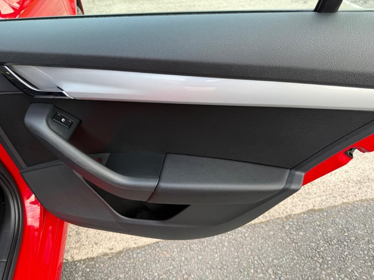 2016 Skoda Octavia 1.6 TDI SE DSG Euro 6 (s/s) 5dr HATCHBACK Diesel Automatic