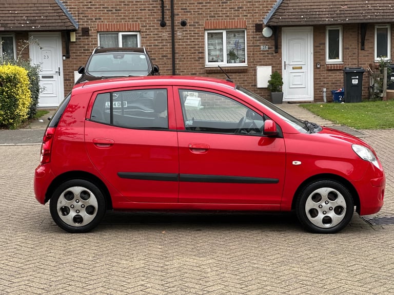 2011 KIA Picanto 2 Automatic 1.1L Petrol Full Kia Service History 1YR NEW MOT 44,000 Mileage 1 OWNER