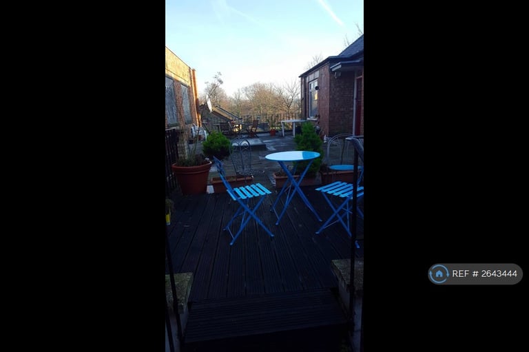 3 bedroom flat in Kings Road, Kingston, KT2 (3 bed) (#2643444)