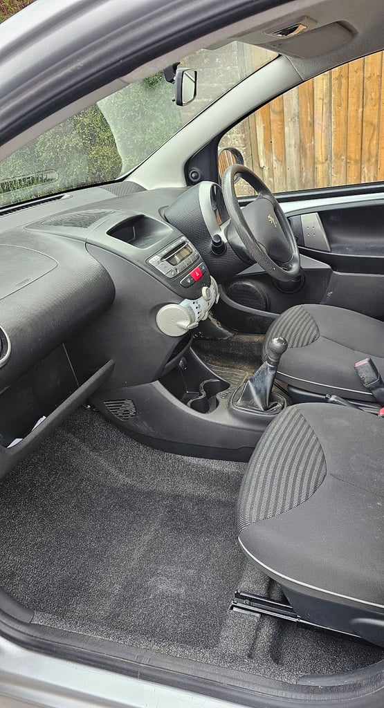 Peugeot, 107, Hatchback, 2013, Manual, 998 (cc), 5 doors