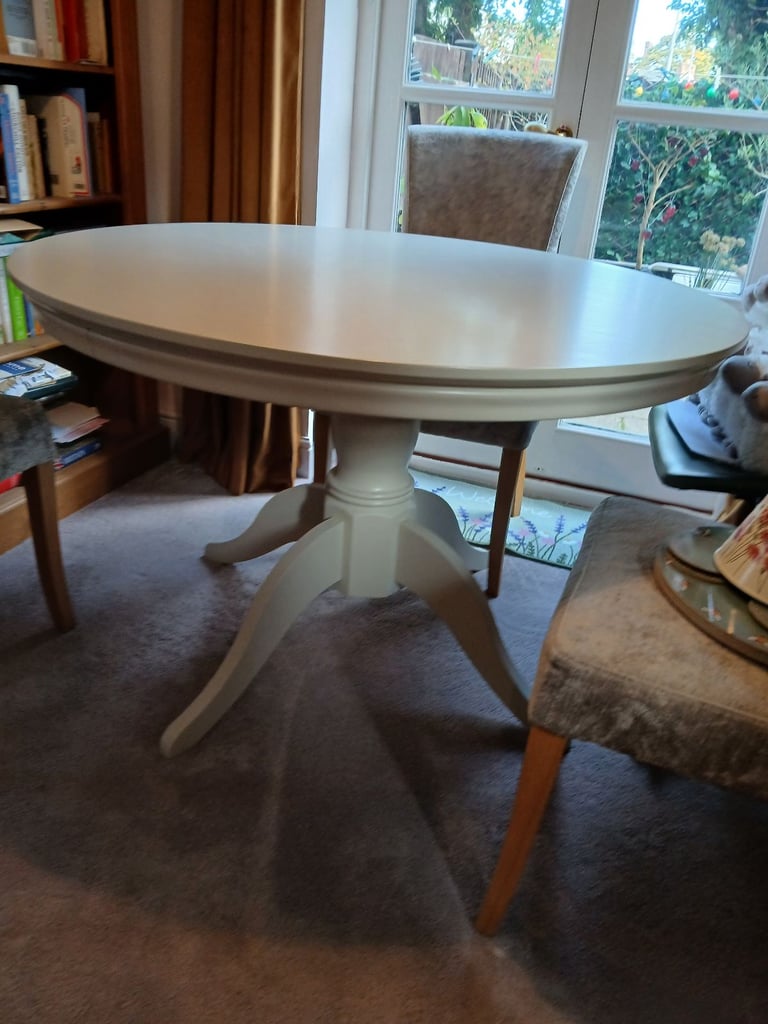 image for Dining room table 