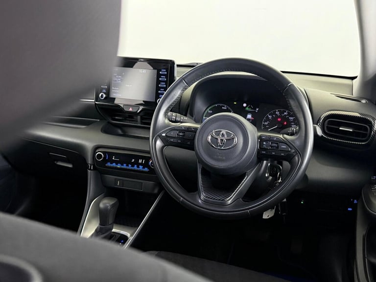 2020 Toyota Yaris 1.5 VVT-h Icon E-CVT Euro 6 (s/s) 5dr Hatchback PETROL/ELECTRIC Automatic