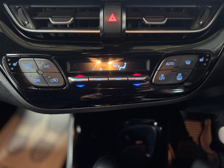2018 Toyota C-HR 1.8 VVT-h Dynamic SUV 5dr Petrol Hybrid CVT Euro 6 (s/s) (122 ps) HATCHBACK Petr...
