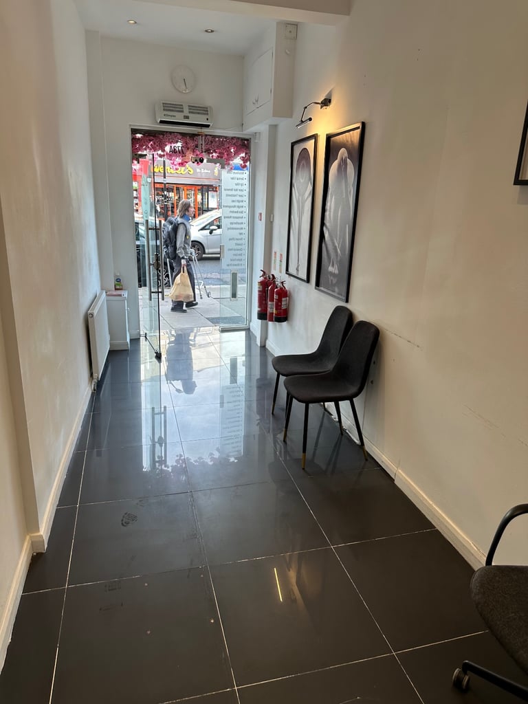 Beauty room in beauty clinic available for rent aesthetic/ therapy /massage 