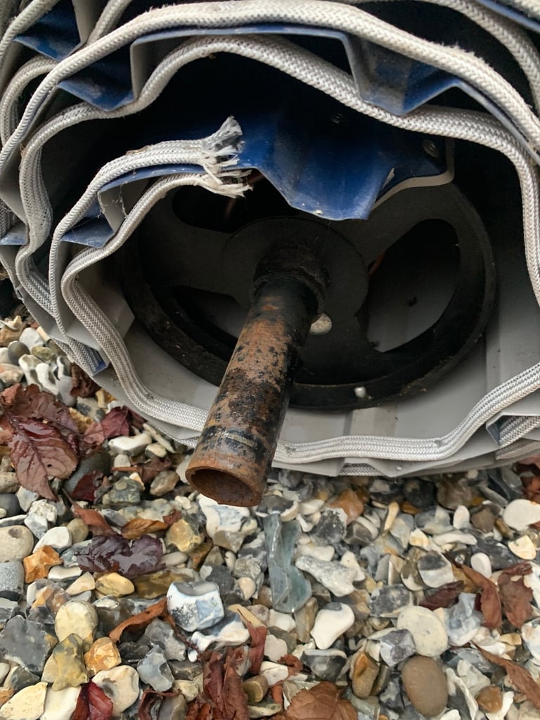 Roller garage door manual opening 