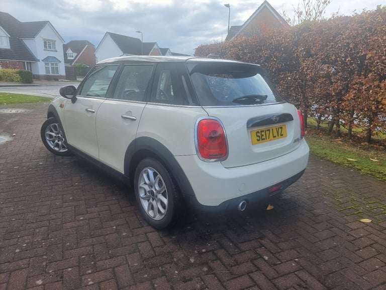 Mini Cooper D Euro 6 1496 (cc), 5 doors