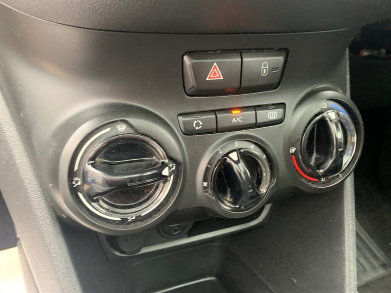 2014 Peugeot 208 STYLE *** RAC APPROVED *** RAC WARRANTY *** Hatchback Petrol Manual