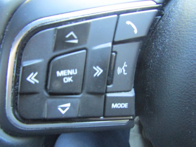  JAGUAR XE 2.0d Prestige AUTOMATIC - 1 OWNER - FSH - £35 TAX - ULEZ COMPLIANT