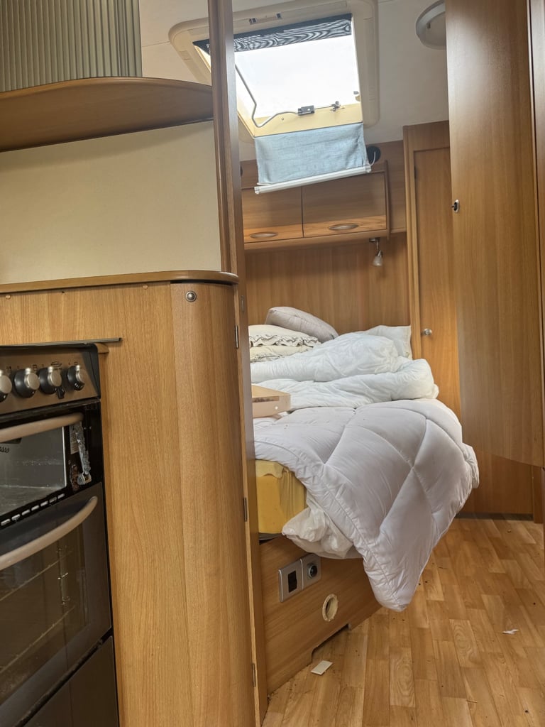 2008 coachman laser 4 birth fixed bed 