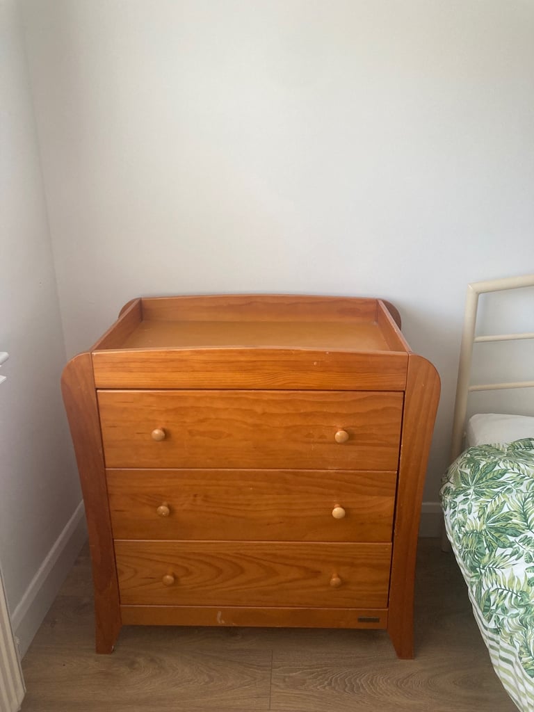 image for Mama & Papa’s drawers and changing table 