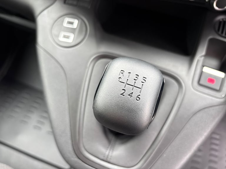 2025 Peugeot Partner 1.5 BlueHDi 100 Professional Van Van Diesel Manual