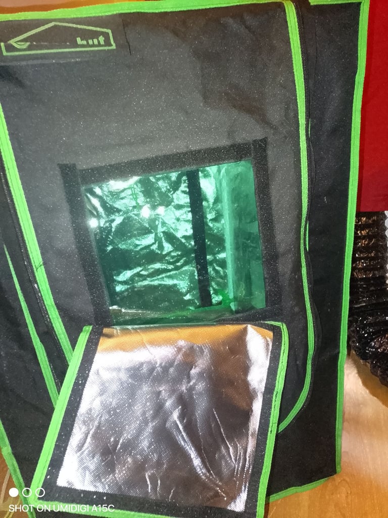 Grow tent and LED light 
