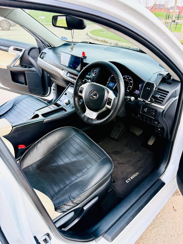 Lexus, CT, Hatchback, 2011, Semi-Auto, 1798 (cc), 5 doors