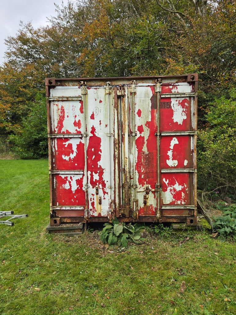 image for 20 foot shipping container