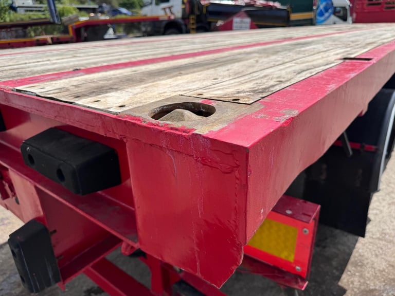 Crane Flat bed extender trailer 43ft closed 