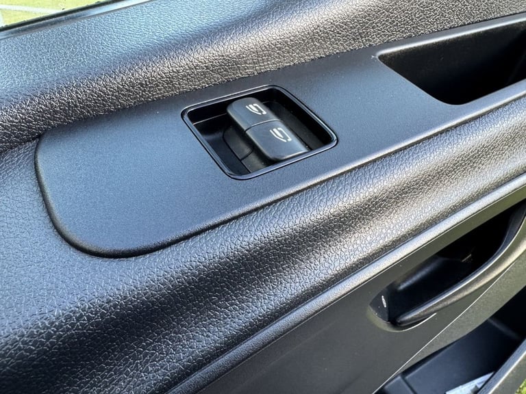 2023 Mercedes-Benz Sprinter 2.0 315CDI 3.5t. 4.2m Luton Tail Lift L3 Lwb, Air Con, Eu 6 150Bhp Lu...