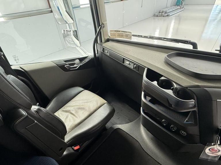 VolvoFH540,XL,SIDE SKIRTS ,AIR HORNS , FRONT AIR SUSP,TWIN FUEL TANKS 