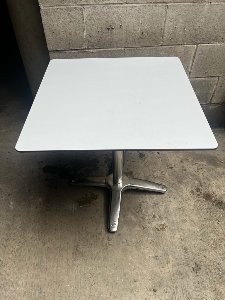 Cafe Tables 