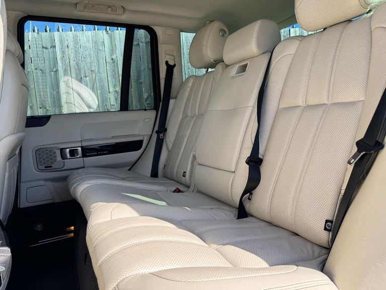 2012 Land Rover Range Rover 4.4 Range Rover Vogue SE TDV8 Automatic 4WD 5dr - NATIONAL DELIVERY* ...