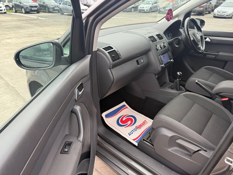 2013 Volkswagen Touran 1.6 TDI 105 BlueMotion Tech SE 5dr MPV Diesel Manual