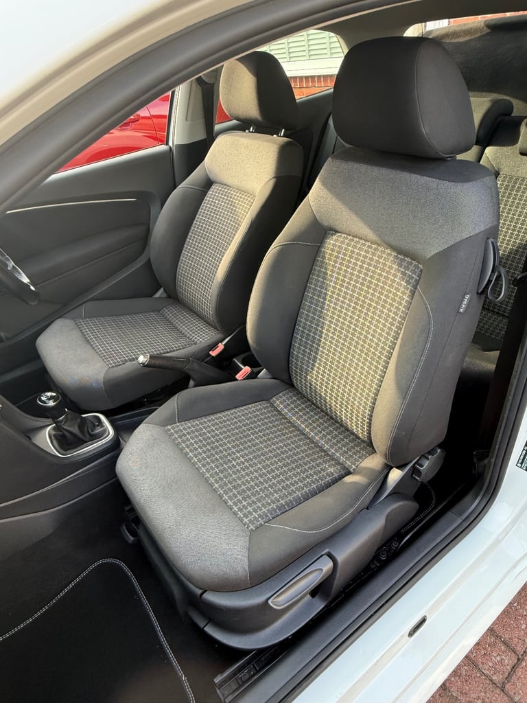 Volkswagen, POLO, Hatchback, 2015, Manual, 1197 (cc), 3 doors
