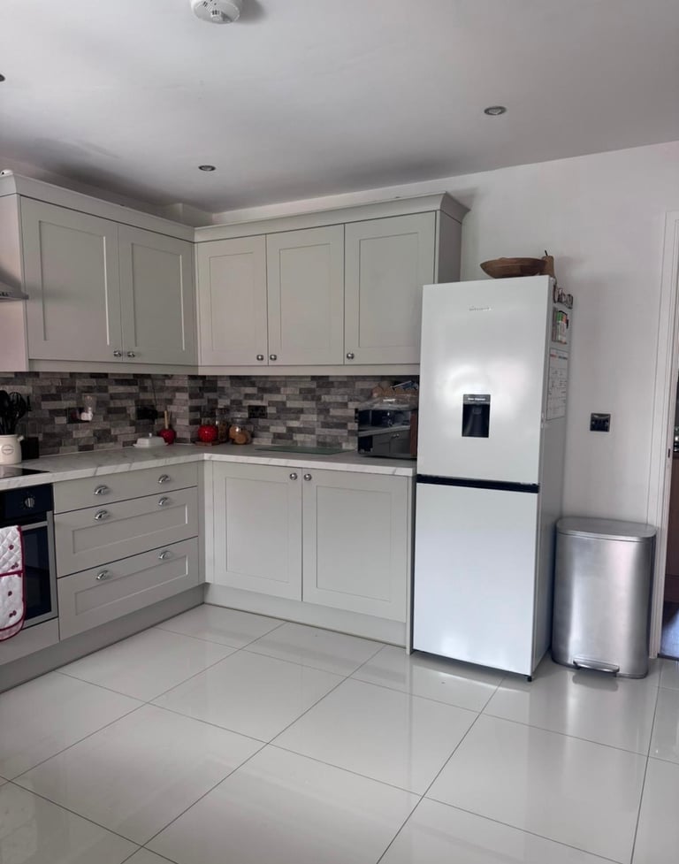 Freestanding Fridge freezer LIKE NEW.