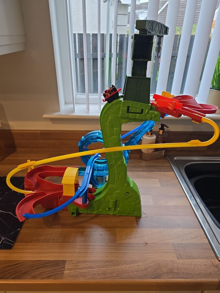 image for Thomas the tank engine breakaway bridge set
