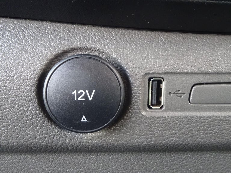 2021 Ford Transit 2.0 350 EcoBlue Leader Luton 3dr Diesel Manual FWD L4 Euro 6 (s/s) (130 ps) CHA...