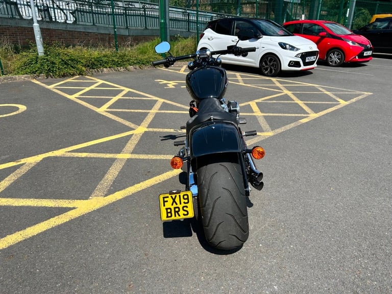 2019 Harley-Davidson SOFTAIL FXBRS BREAKOUT 114 FXBRS Vivid Black (18MY) Custom PETROL Manual