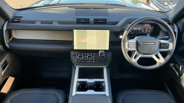 2026 Land Rover Defender 3.0 D350 X-Dynamic SE 110 SAVING 3 521 GBP WHEN FU