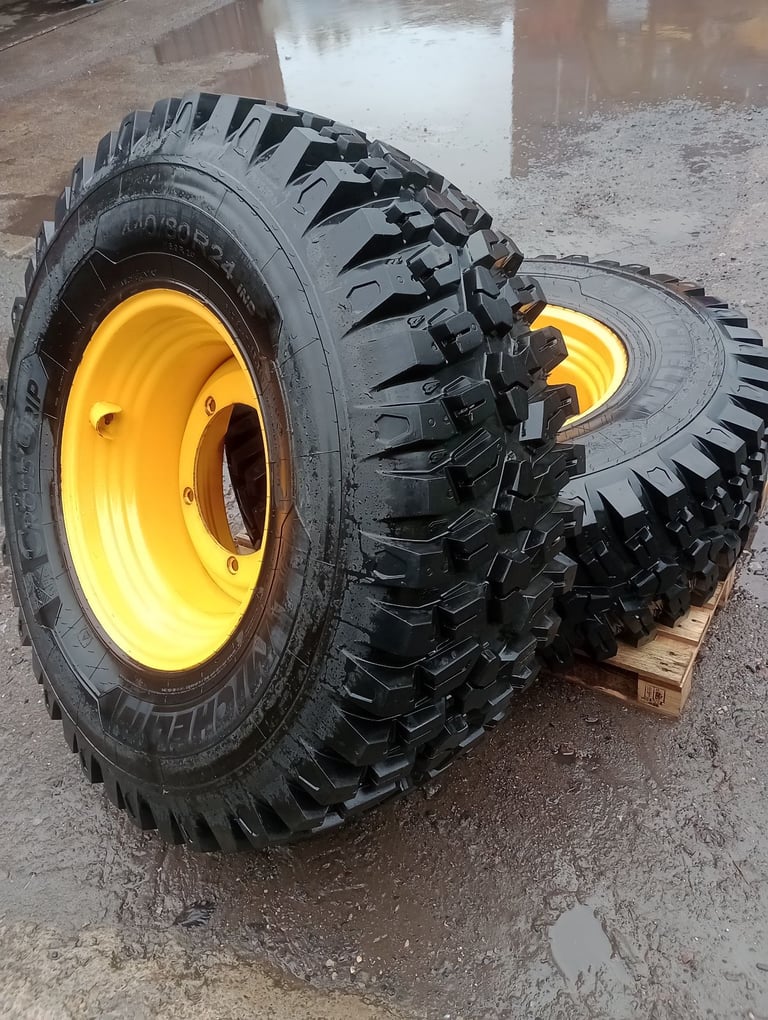 JCB telehandler wheel and tyre 