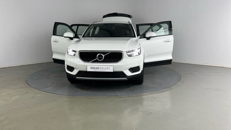 2020 Volvo XC40 T3 Momentum Automatic Estate Petrol Automatic