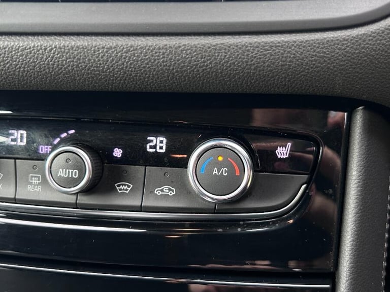 2023 Vauxhall Crossland X 1.6 14.2kwh Ultimate Suv 5dr Petrol Plug In Hybrid Auto Euro 6 (s/s) (2...