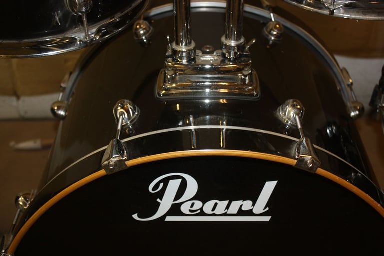 Pearl Target Series Black 5 Piece Refurbished Rock Drum Kit ~ 22in Bass + All Hardware ~ £350 ono
