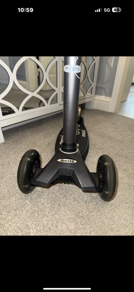 Maxi micro scooter deluxe LED 