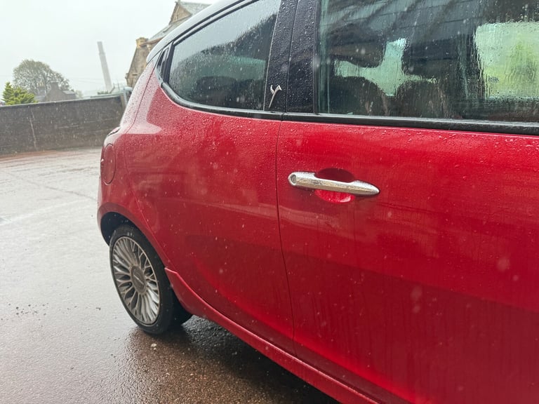 2012 Chrysler Ypsilon 1.2 Black and Red 5dr HATCHBACK Petrol Manual